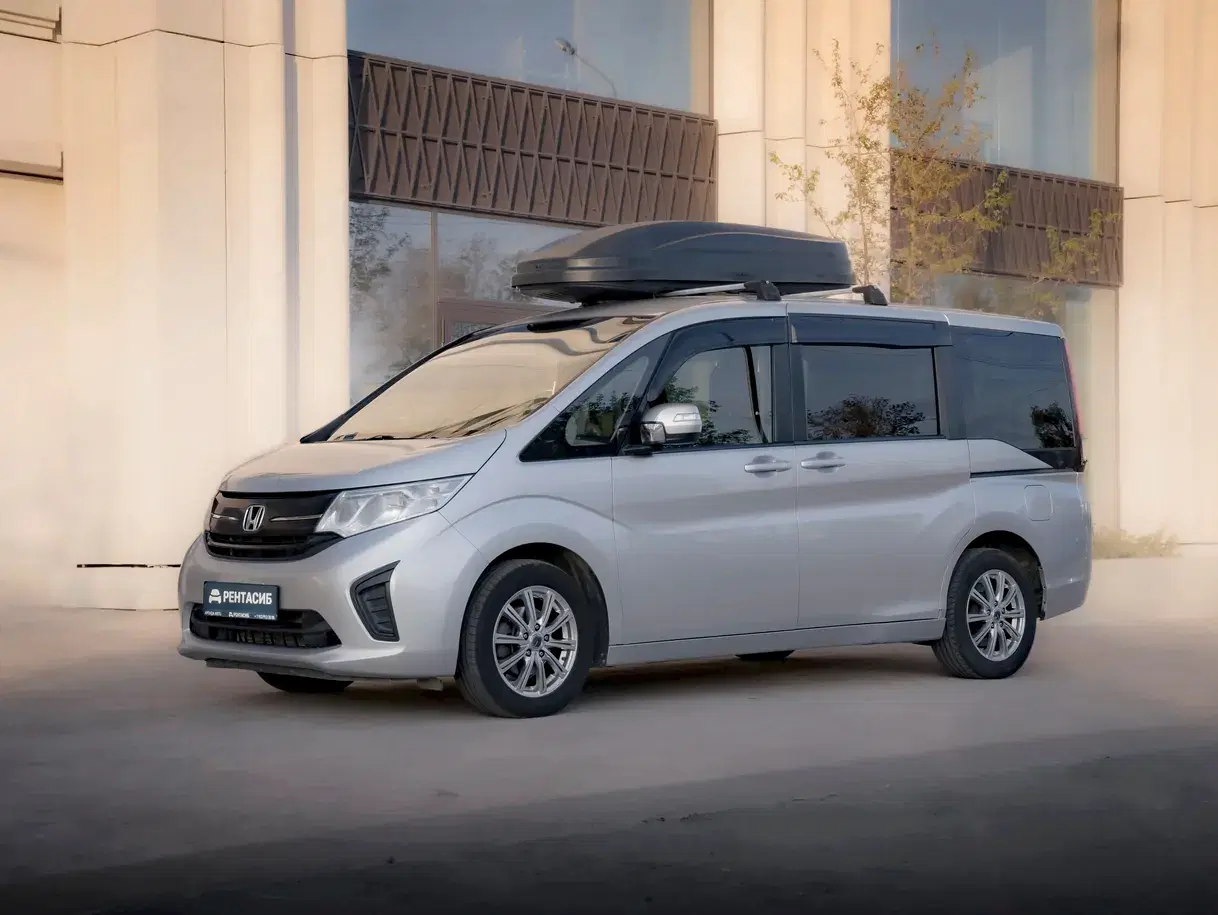 Аренда Honda Stepwgn 2018 Honda Stepwgn 2018 года выпуска - это комфортабельный и просторный автомобиль, идеально подходящий для долгих поездок и семейных прогулок. С полным приводом и бензиновым двигателем мощностью 150 л.с., этот автомобиль обеспечивает надежность, удобство и плавную езду. | site65.local